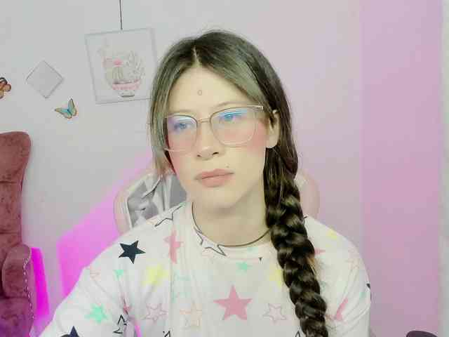 ZooeyBelair webcam