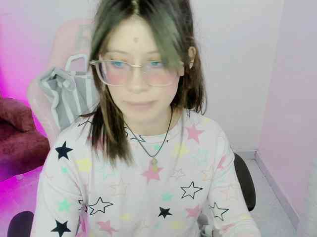 ZooeyBelair webcam