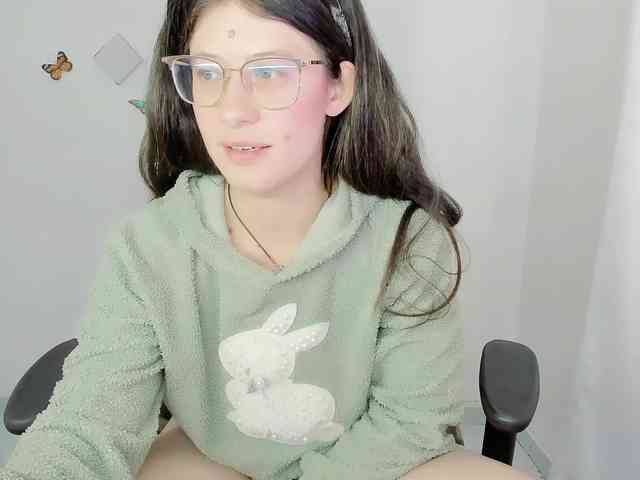ZooeyBelair webcam