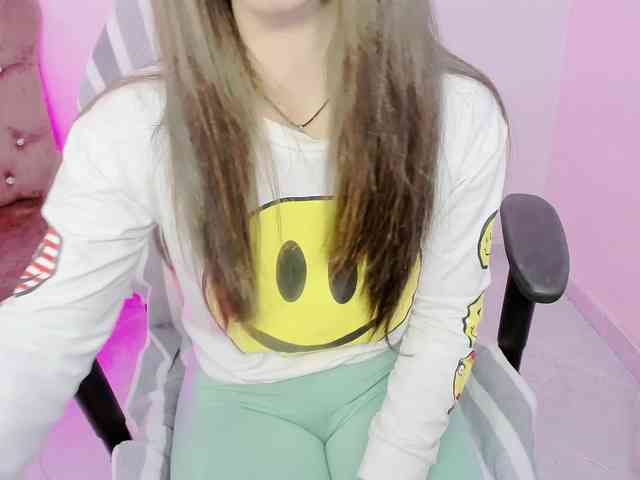 ZooeyBelair webcam