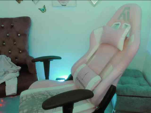 ZooeyBelair webcam