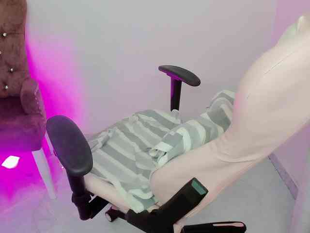 ZooeyBelair webcam