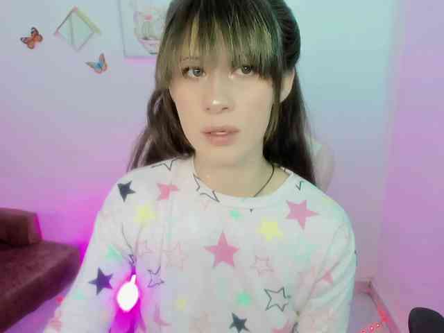ZooeyBelair webcam