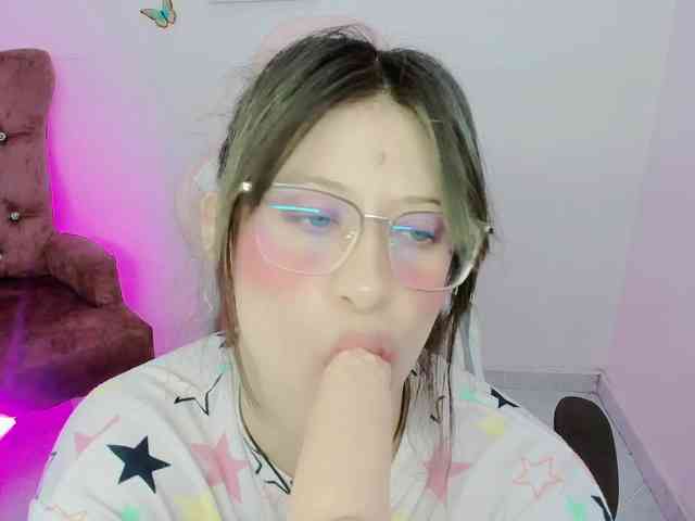 ZooeyBelair webcam