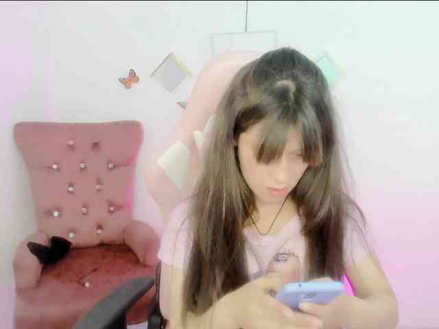 ZooeyBelair webcam