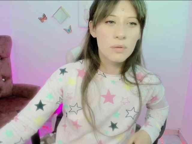 ZooeyBelair webcam