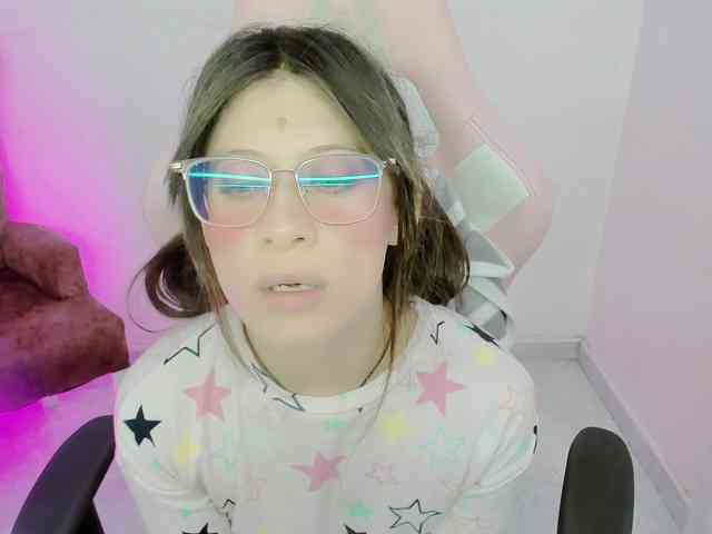 ZooeyBelair webcam