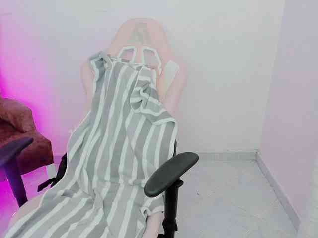 ZooeyBelair webcam