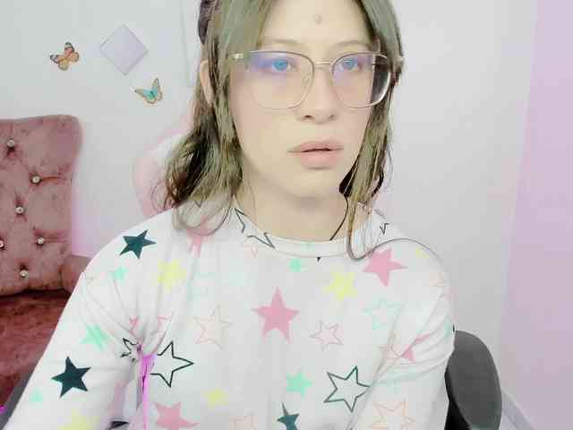ZooeyBelair webcam