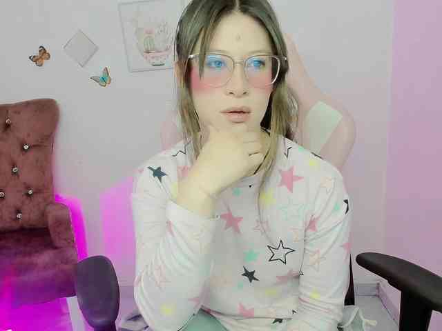 ZooeyBelair webcam