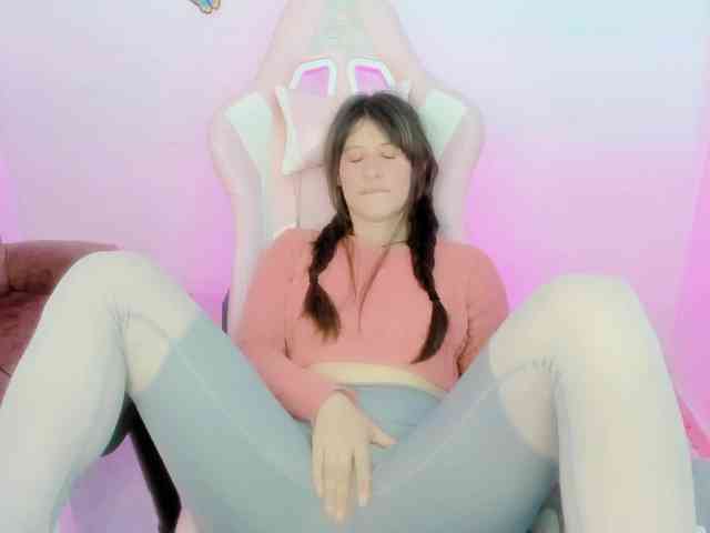 ZooeyBelair webcam