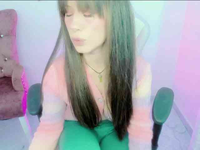 ZooeyBelair webcam