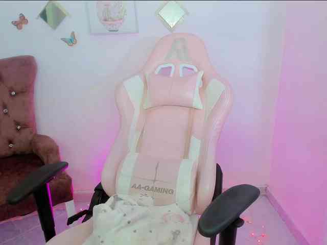 ZooeyBelair webcam