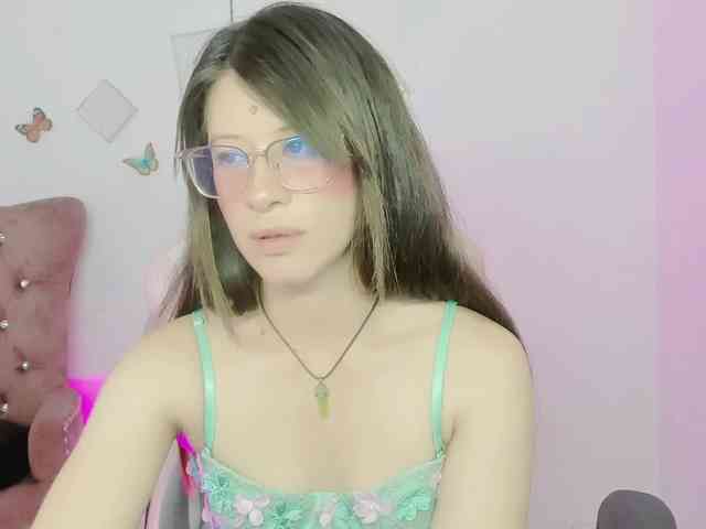 ZooeyBelair webcam