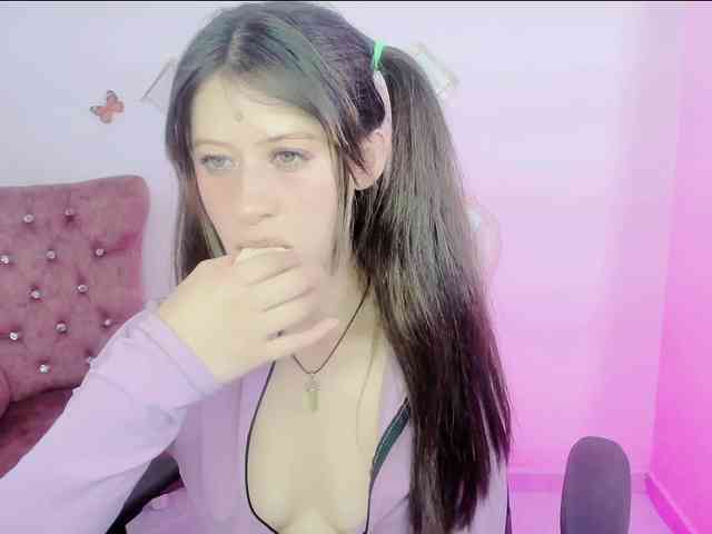 ZooeyBelair webcam