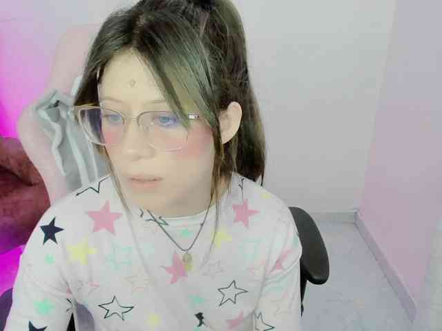 ZooeyBelair webcam