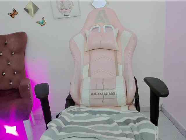 ZooeyBelair webcam