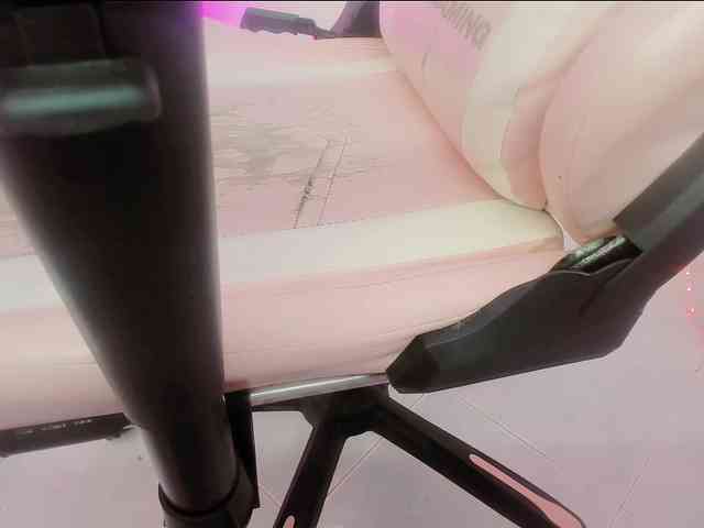 ZooeyBelair webcam