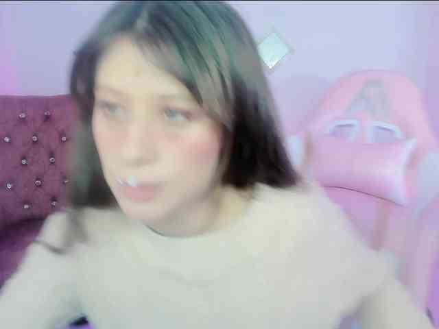 ZooeyBelair webcam