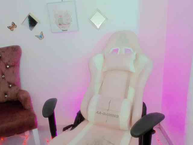 ZooeyBelair webcam