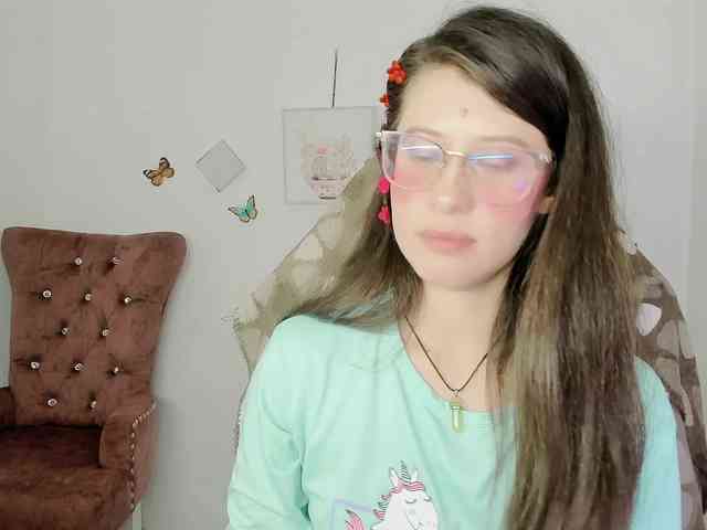 ZooeyBelair webcam
