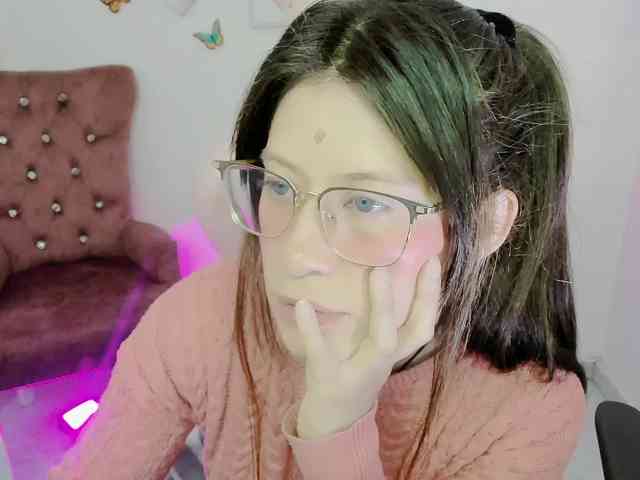 ZooeyBelair webcam