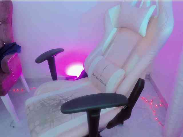 ZooeyBelair webcam