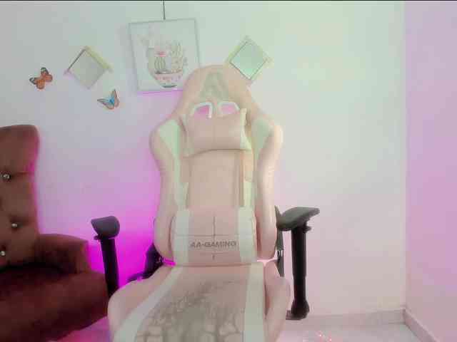 ZooeyBelair webcam