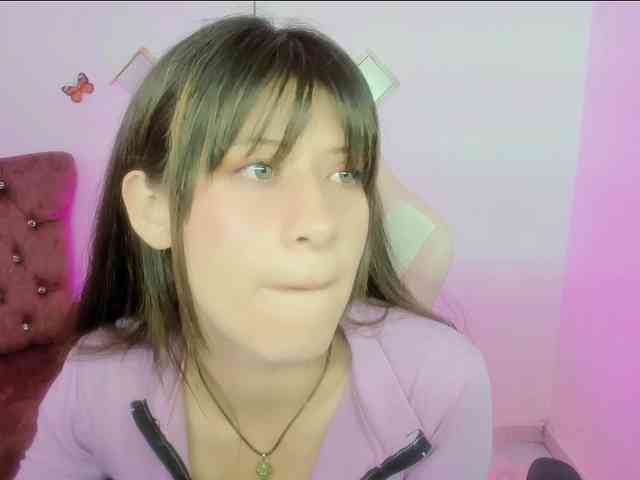 ZooeyBelair webcam