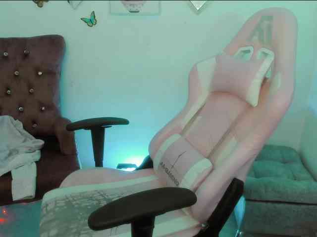 ZooeyBelair webcam