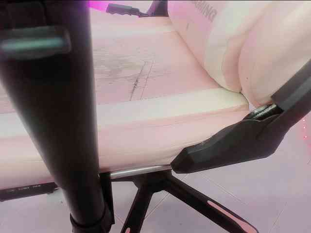 ZooeyBelair webcam