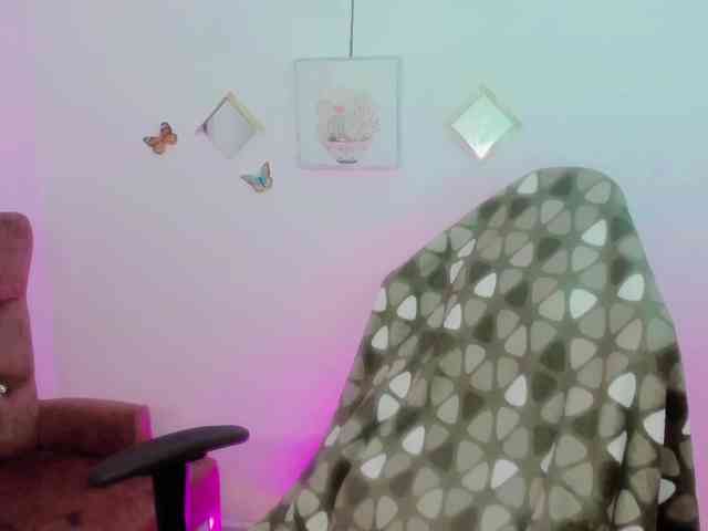 ZooeyBelair webcam