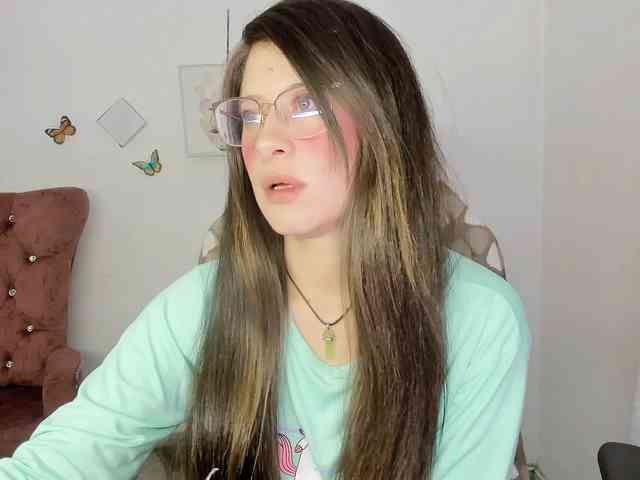 ZooeyBelair webcam