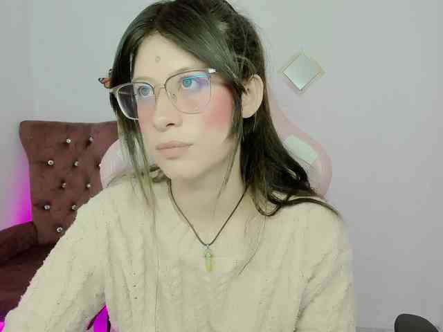ZooeyBelair webcam