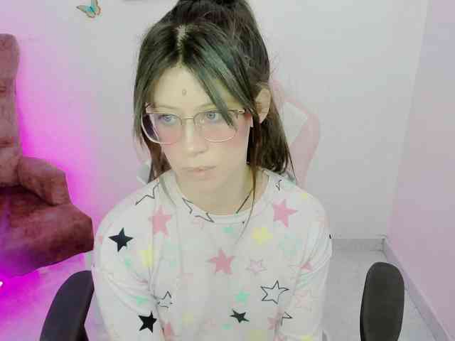 ZooeyBelair webcam