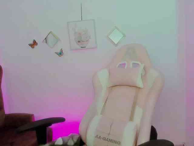 ZooeyBelair webcam