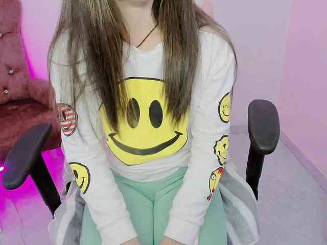 ZooeyBelair webcam