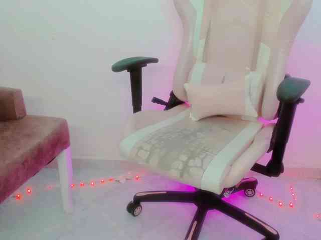 ZooeyBelair webcam