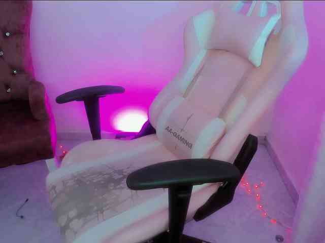 ZooeyBelair webcam