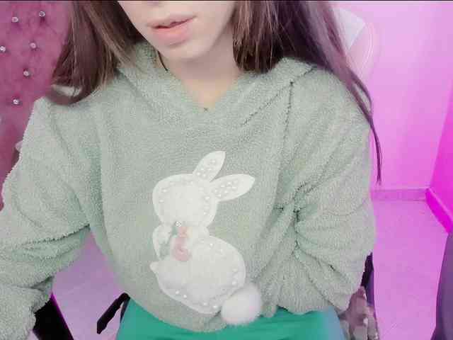 ZooeyBelair webcam