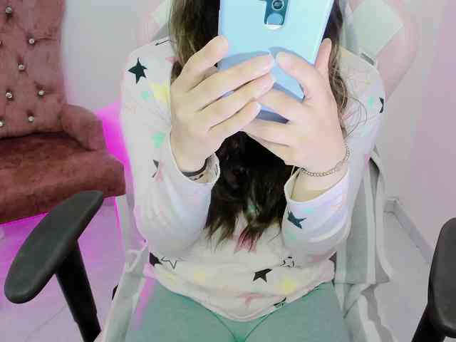 ZooeyBelair webcam