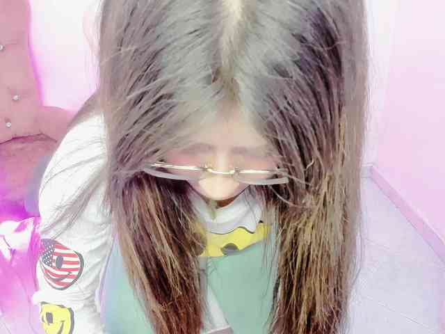 ZooeyBelair webcam