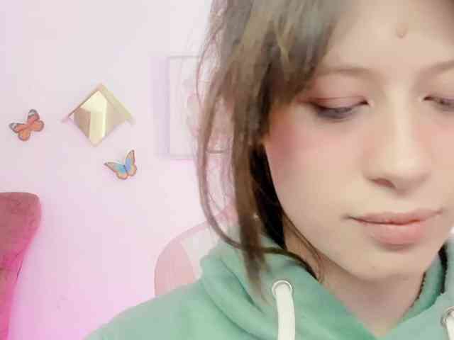ZooeyBelair webcam