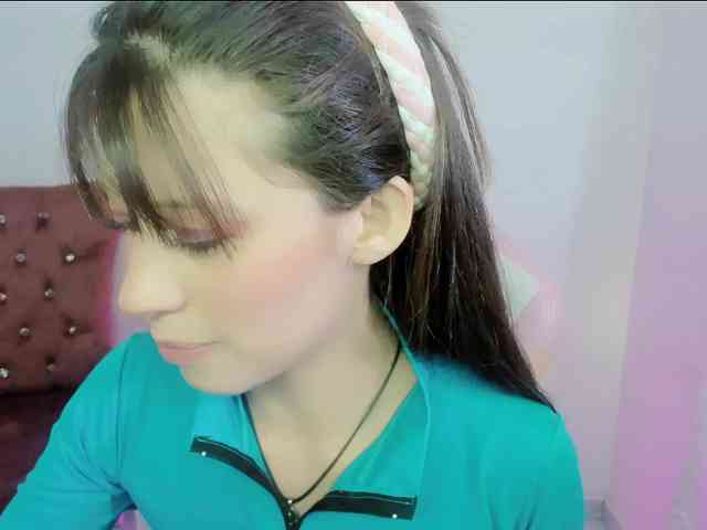 ZooeyBelair webcam