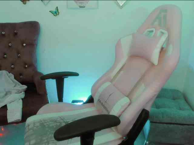 ZooeyBelair webcam
