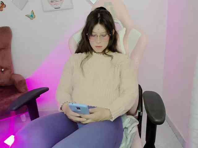 ZooeyBelair webcam