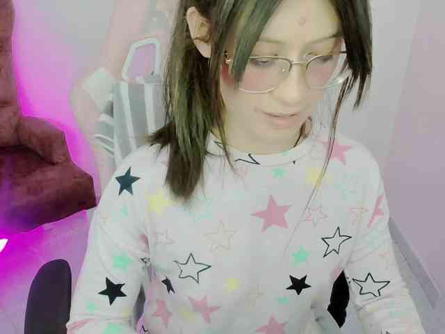 ZooeyBelair webcam