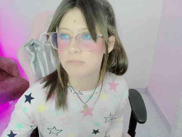 ZooeyBelair webcam