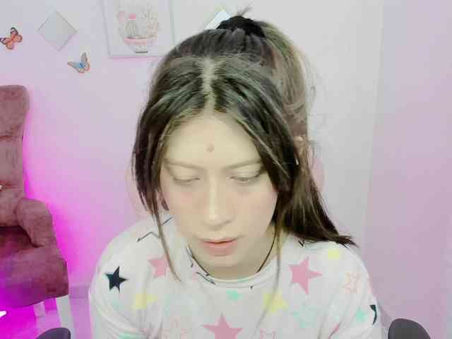 ZooeyBelair webcam