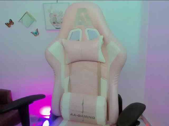 ZooeyBelair webcam